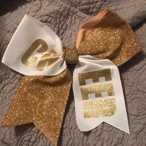 Cheer bow